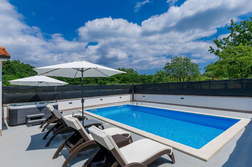 Photo 29 - Maison de 2 chambres à Pićan avec piscine privée et jardin