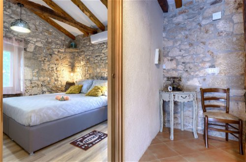 Foto 24 - Casa con 2 camere da letto a Pićan con piscina privata e giardino