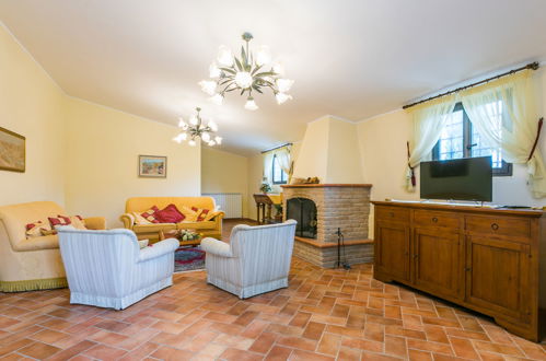 Photo 9 - 4 bedroom House in Bucine with swimming pool and garden