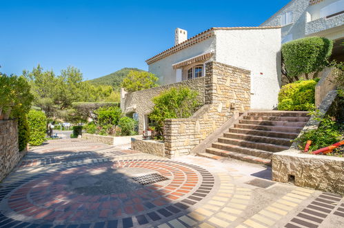 Photo 19 - Apartment in Saint-Cyr-sur-Mer with terrace