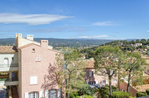 Photo 16 - Apartment in Saint-Cyr-sur-Mer with terrace and sea view