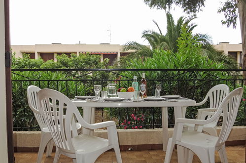 Foto 14 - Apartamento em Saint-Cyr-sur-Mer com jardim e terraço