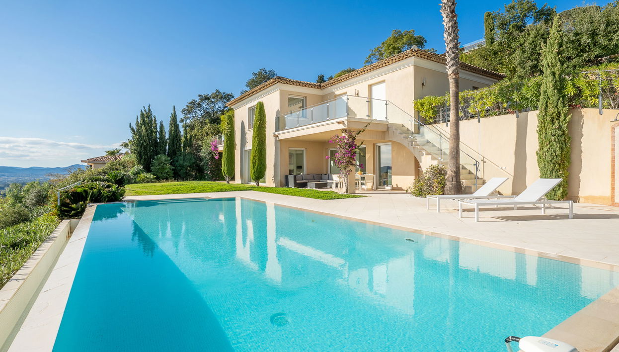 Casa de 4 quartos em Grimaud com piscina privada e jardim - Foto 1