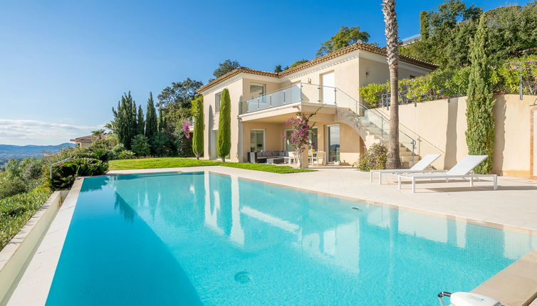 Foto 1 - Casa con 3 camere da letto a Grimaud con piscina privata e vista mare