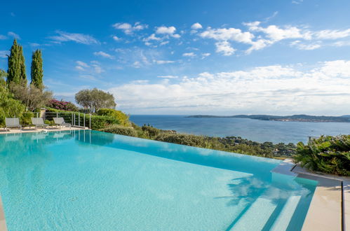 Foto 35 - Casa de 3 quartos em Grimaud com piscina privada e vistas do mar