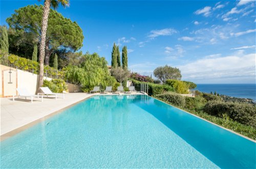 Foto 34 - Casa de 3 quartos em Grimaud com piscina privada e vistas do mar
