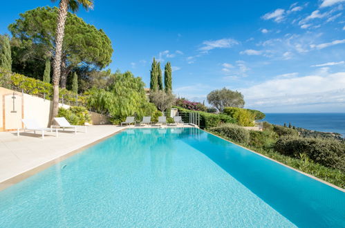 Foto 34 - Casa con 3 camere da letto a Grimaud con piscina privata e vista mare