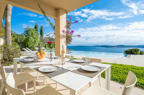 Photo 31 - Maison de 3 chambres à Grimaud avec piscine privée et vues à la mer