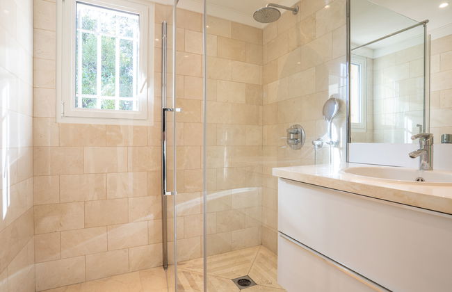Casa de 4 quartos em Grimaud com piscina privada e jardim - Foto 28