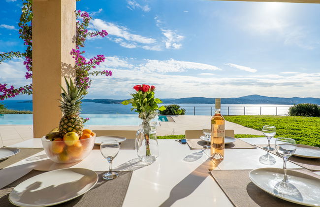 Casa de 4 quartos em Grimaud com piscina privada e jardim - Foto 2