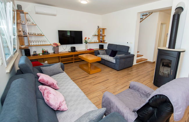 Casa de 5 quartos em Kaštela com piscina privada e jardim - Foto 12