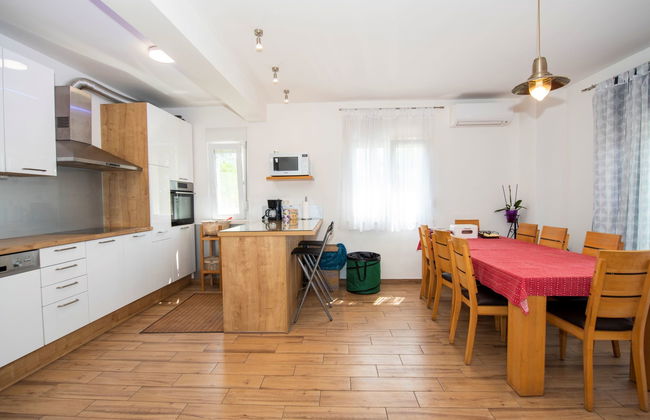 Casa de 5 quartos em Kaštela com piscina privada e jardim - Foto 3