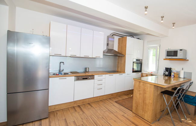 Casa de 5 quartos em Kaštela com piscina privada e jardim - Foto 17