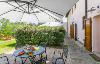 Photo 3 - 3 bedroom Apartment in Castelfiorentino with swimming pool and garden