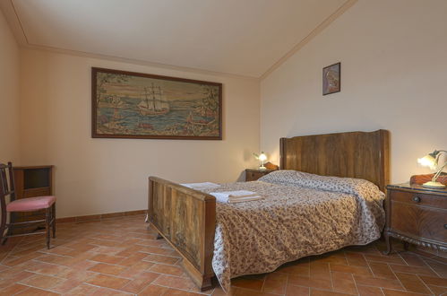 Photo 10 - 2 bedroom House in Gaiole in Chianti with swimming pool and garden