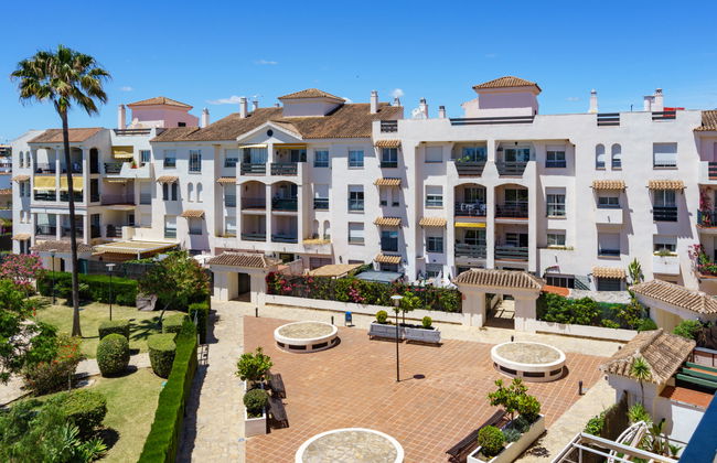 3 bedroom Apartment in Marbella with swimming pool - Photo 30