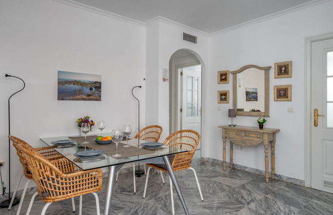 3 bedroom Apartment in Marbella with swimming pool - Photo 9