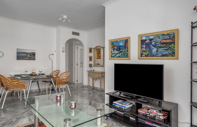 3 bedroom Apartment in Marbella with swimming pool - Photo 4