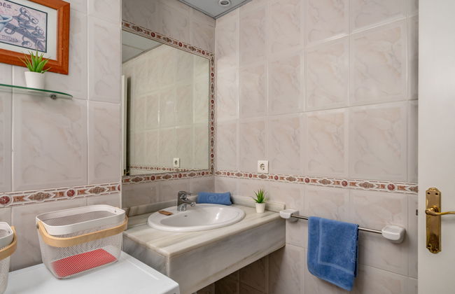 3 bedroom Apartment in Marbella with swimming pool - Photo 18