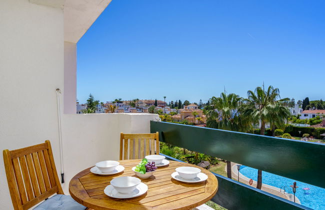 3 bedroom Apartment in Marbella with swimming pool - Photo 2