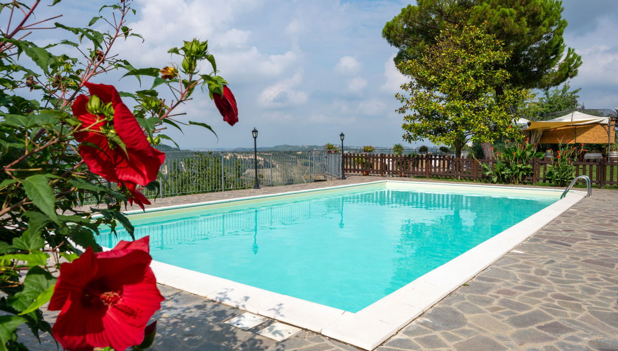 Apartamento de 1 quarto em Vinchio com piscina e jardim - Foto 1