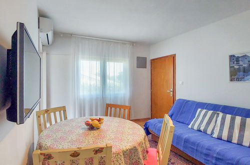 Foto 7 - Apartamento de 2 quartos em Omišalj com jardim