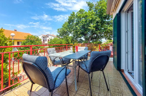 Foto 9 - Apartamento de 2 quartos em Omišalj com jardim