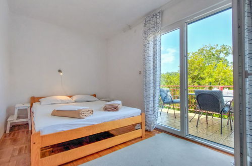 Foto 2 - Apartamento de 2 quartos em Omišalj com jardim