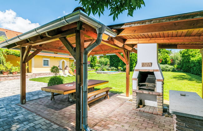 Casa de 4 quartos em Ábrahámhegy com piscina privada e jardim - Foto 31