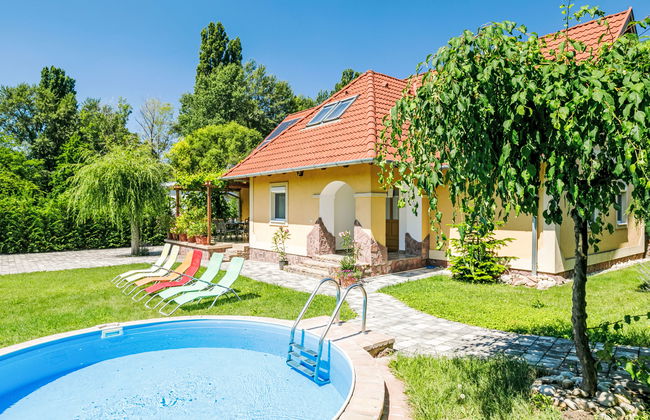Casa de 4 quartos em Ábrahámhegy com piscina privada e jardim - Foto 35