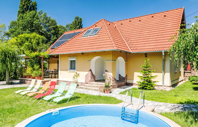 Casa de 4 quartos em Ábrahámhegy com piscina privada e jardim - Foto 34
