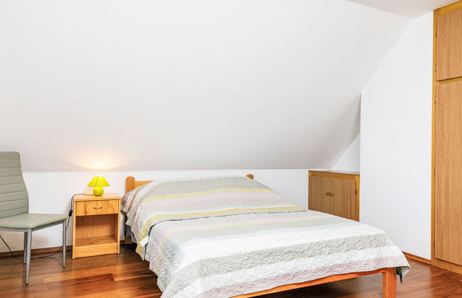 Casa de 4 quartos em Ábrahámhegy com piscina privada e jardim - Foto 25
