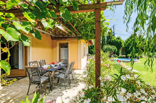 Foto 30 - Casa de 4 quartos em Ábrahámhegy com piscina privada e jardim