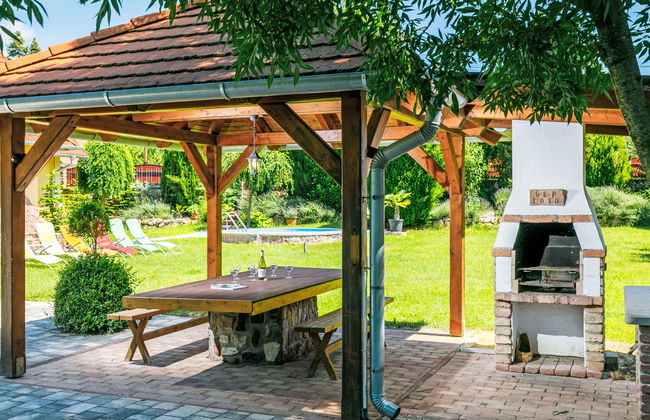 Casa de 4 quartos em Ábrahámhegy com piscina privada e jardim - Foto 3
