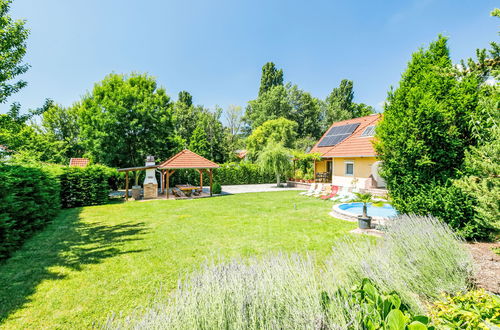 Foto 4 - Casa con 4 camere da letto a Ábrahámhegy con piscina privata e giardino