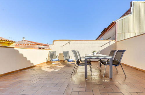 Foto 26 - Apartment mit 2 Schlafzimmern in Castelló d'Empúries mit terrasse und blick aufs meer