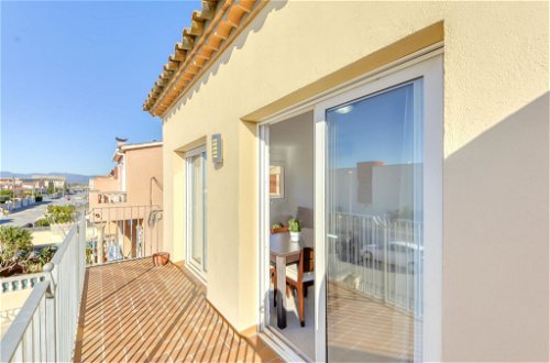 Photo 5 - 2 bedroom Apartment in Castelló d'Empúries with terrace and sea view
