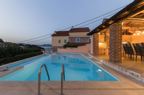 Foto 39 - Casa de 3 quartos em Zadar com piscina privada e terraço