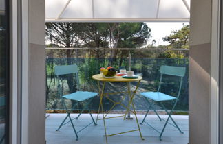 Foto 3 - Apartamento de 1 quarto em Lignano Sabbiadoro com piscina e vistas do mar