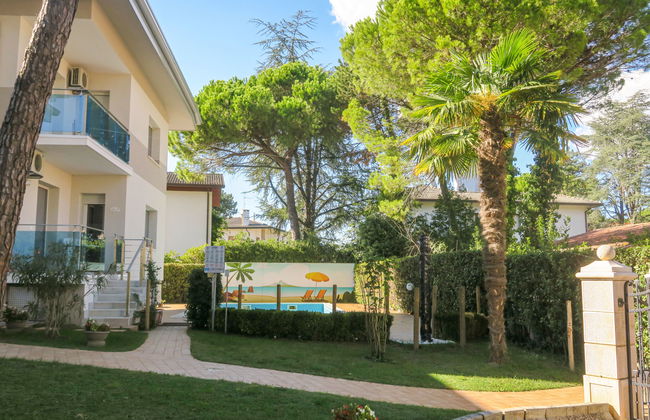 Apartamento de 2 quartos em Lignano Sabbiadoro com piscina e jardim - Foto 16