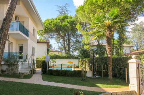 Foto 16 - Apartamento de 1 habitación en Lignano Sabbiadoro con piscina y vistas al mar