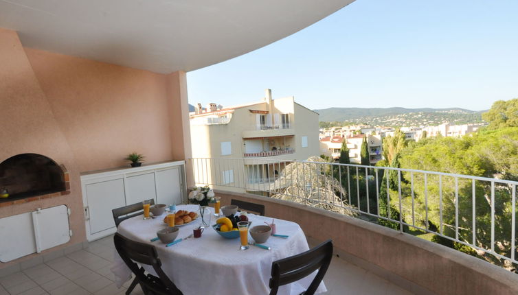 Photo 1 - 1 bedroom Apartment in Cavalaire-sur-Mer with garden and terrace