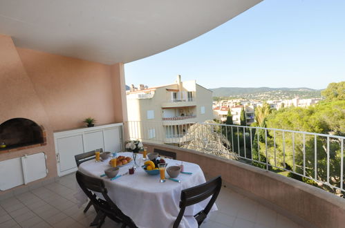 Foto 1 - Appartamento con 1 camera da letto a Cavalaire-sur-Mer con giardino e terrazza