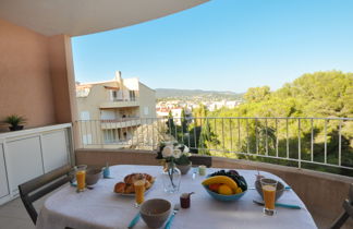 Foto 2 - Appartamento con 1 camera da letto a Cavalaire-sur-Mer con giardino e terrazza