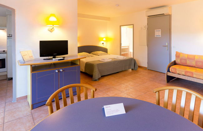 Apartamento de 1 quarto em Saint-Raphaël com piscina e jardim - Foto 7