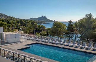 Foto 1 - Appartamento a Saint-Raphaël con piscina e vista mare