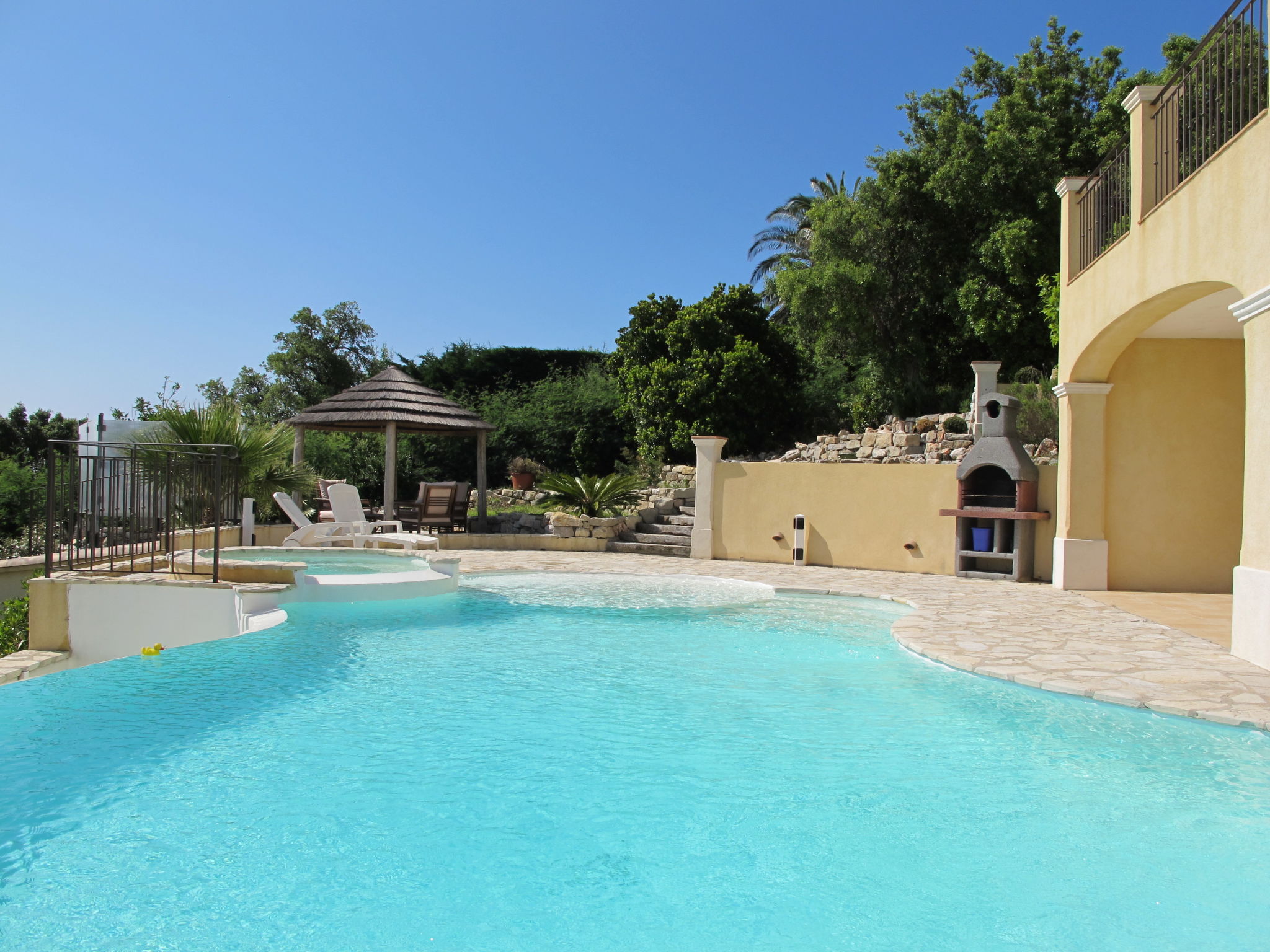 Photo 16 - 2 bedroom Apartment in Roquebrune-sur-Argens with private pool and garden