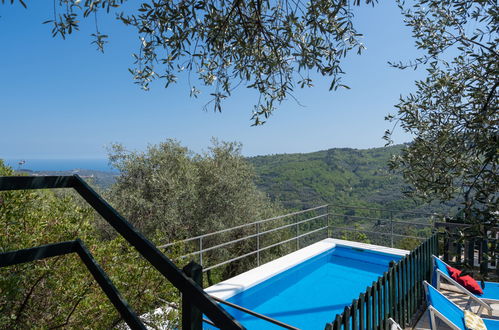 Photo 2 - Maison de 2 chambres à Pietrabruna avec piscine privée et terrasse