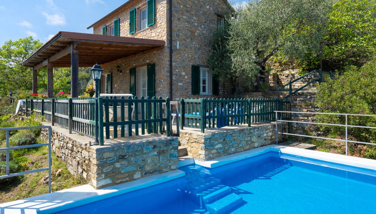 Photo 1 - Maison de 2 chambres à Pietrabruna avec piscine privée et jardin