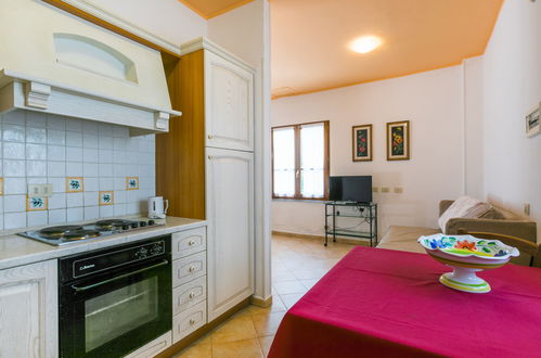 Photo 5 - 2 bedroom Apartment in Fucecchio with swimming pool and garden